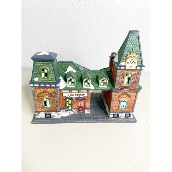Dickens Collectibles Train Station & Cafe 1998 Lighted Porcelain Building In Box - Picture 2 of 9